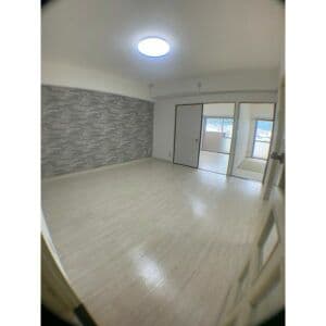 Room image 13