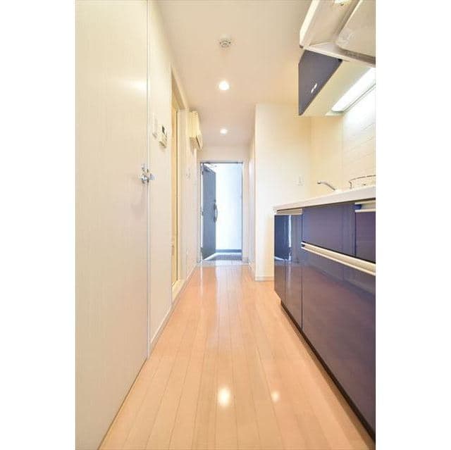 Room image 13