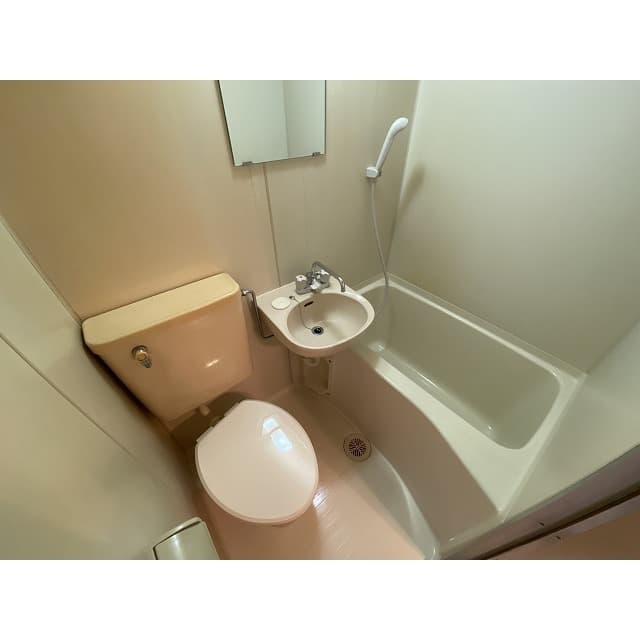 Room image 11