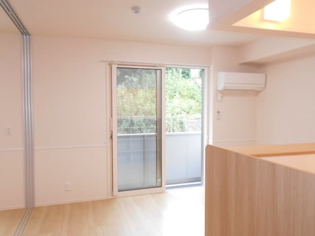 Room image 13