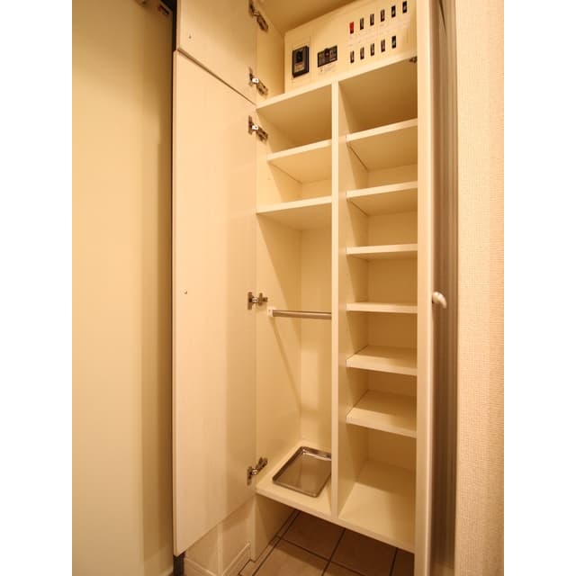 Room image 9