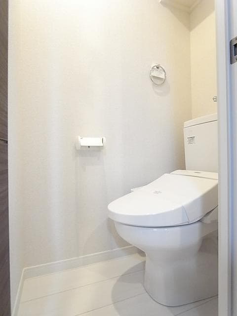 Room image 8