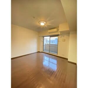 Room image 16