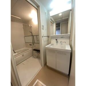 Room image 12