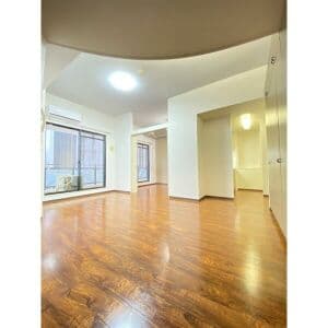 Room image 13