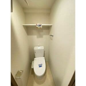 Room image 16