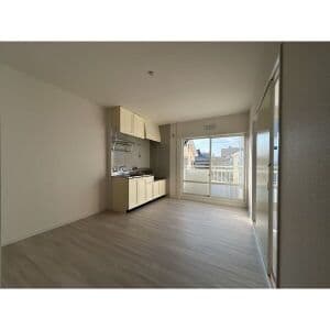 Room image 9