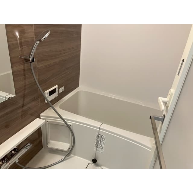 Room image 14