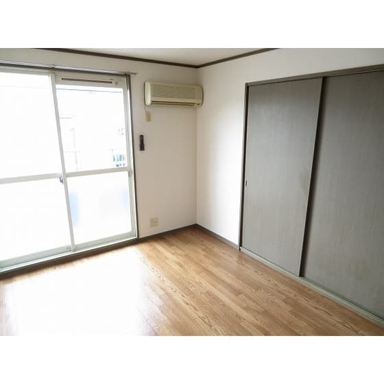 Room image 9