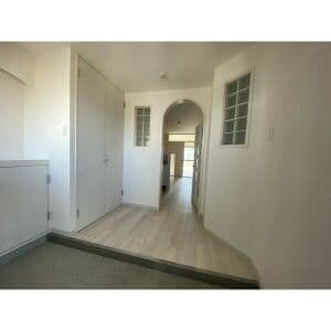 Room image 16