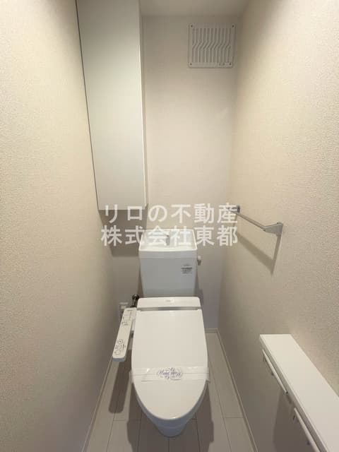 Room image 8