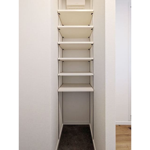 Room image 15