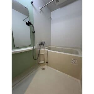 Room image 9