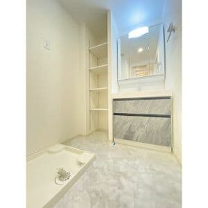 Room image 15
