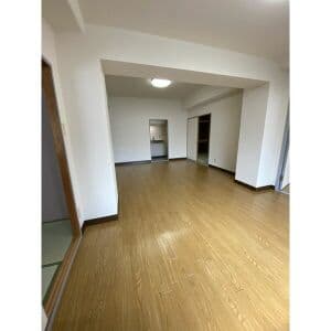Room image 15
