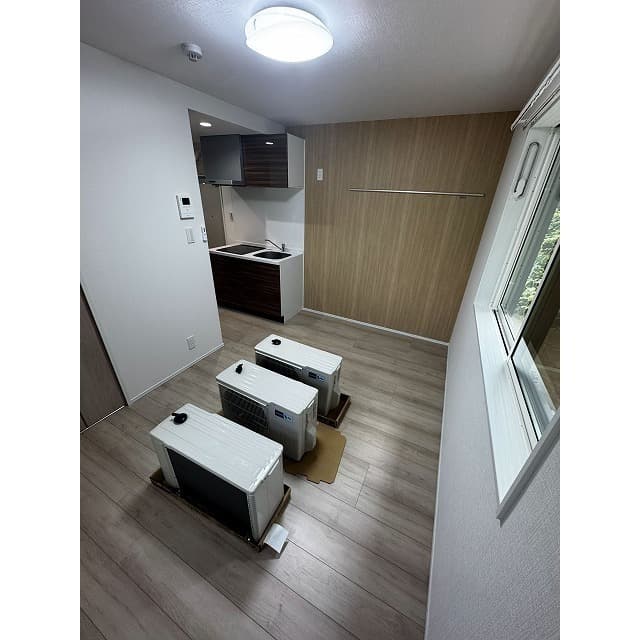 Room image 8