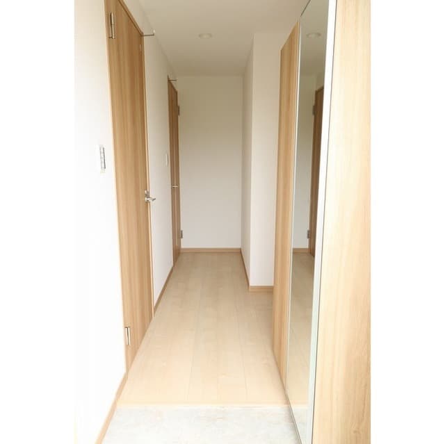 Room image 8