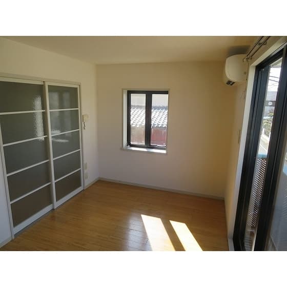Room image 10