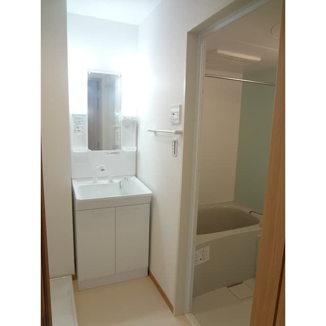 Room image 15