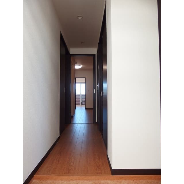 Room image 16