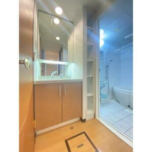Room image 16