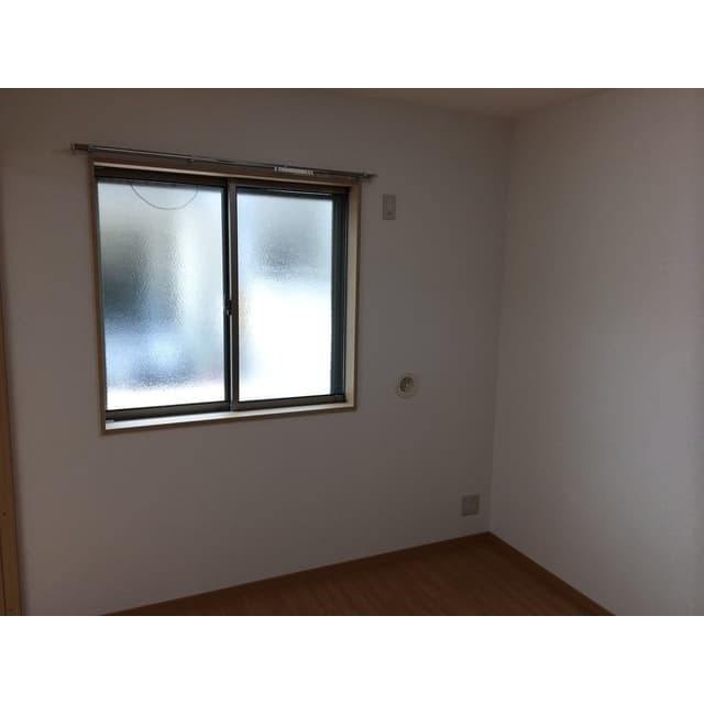 Room image 16