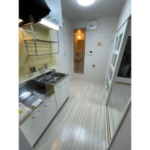 Room image 8