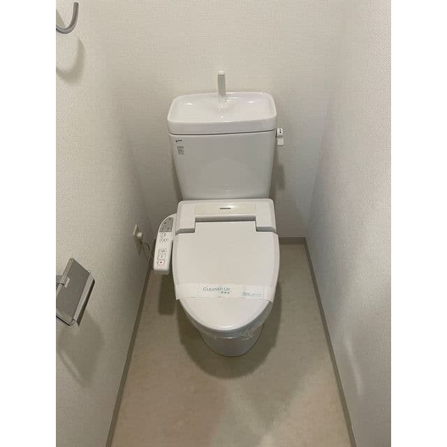 Room image 8