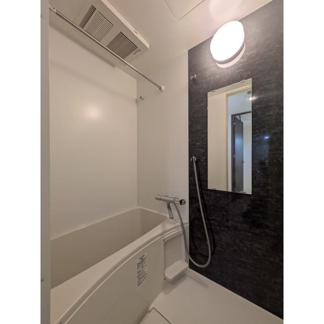 Room image 15