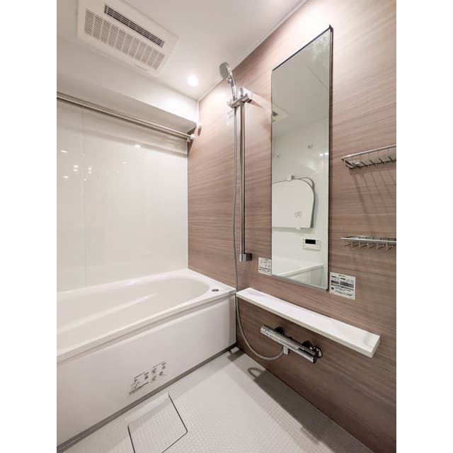 Room image 12