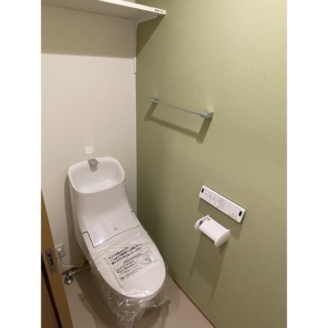 Room image 15