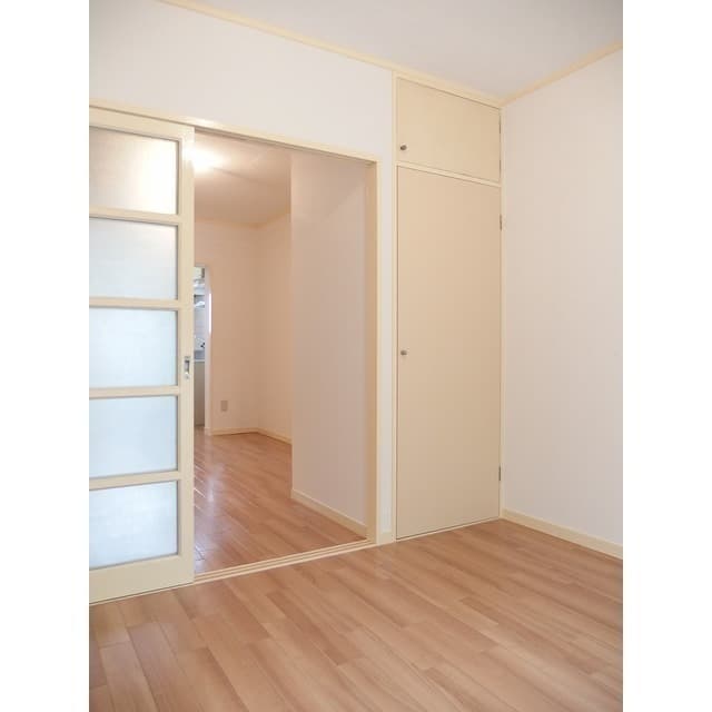 Room image 12