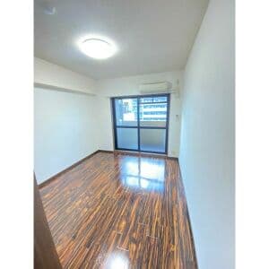Room image 13