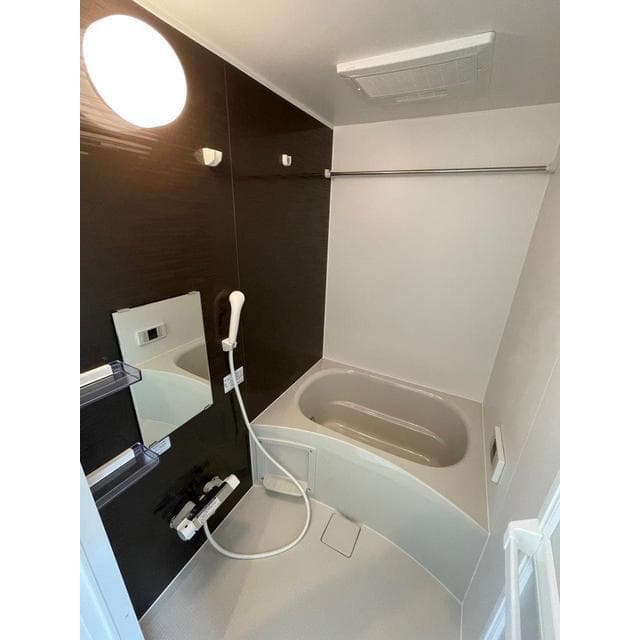 Room image 11