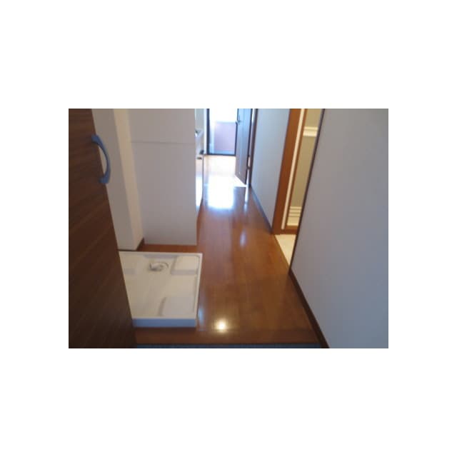 Room image 13