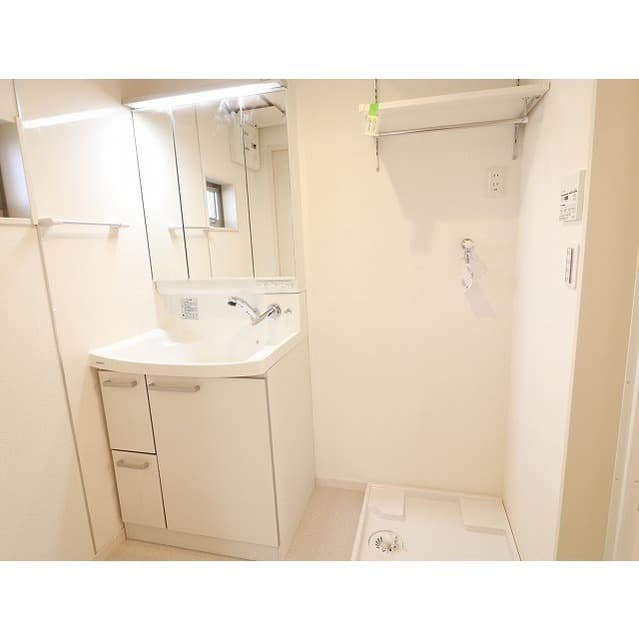 Room image 13