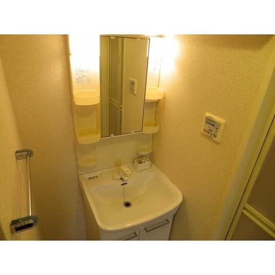 Room image 12