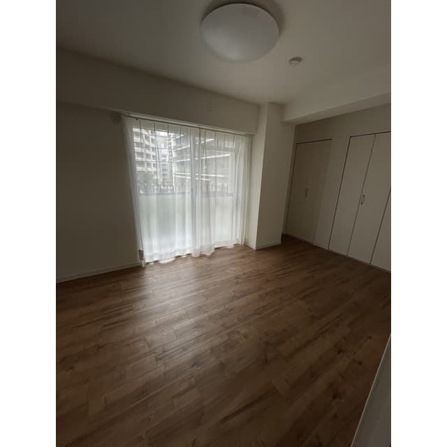 Room image 16