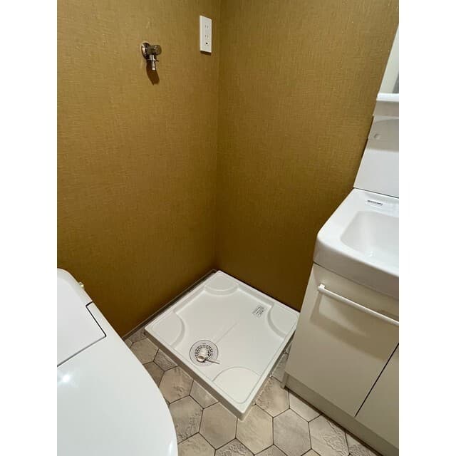 Room image 16