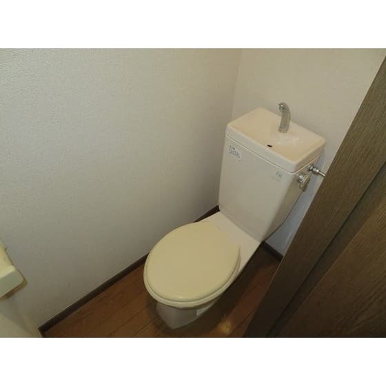 Room image 13