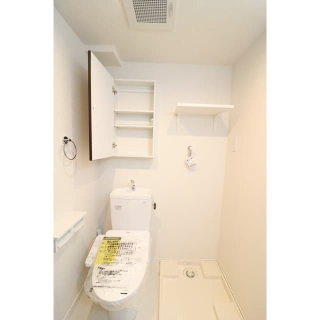 Room image 15