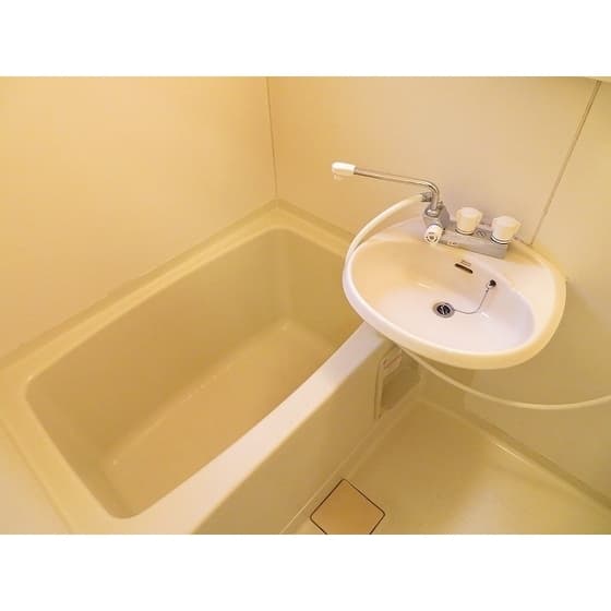 Room image 11