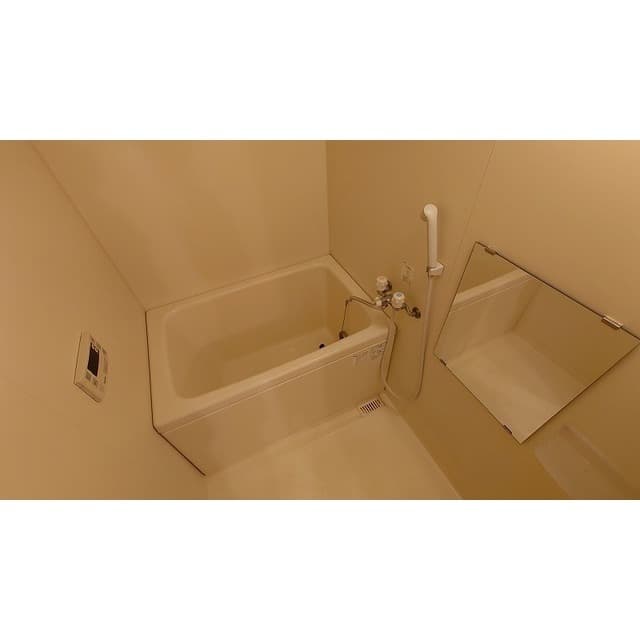 Room image 13