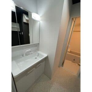Room image 12
