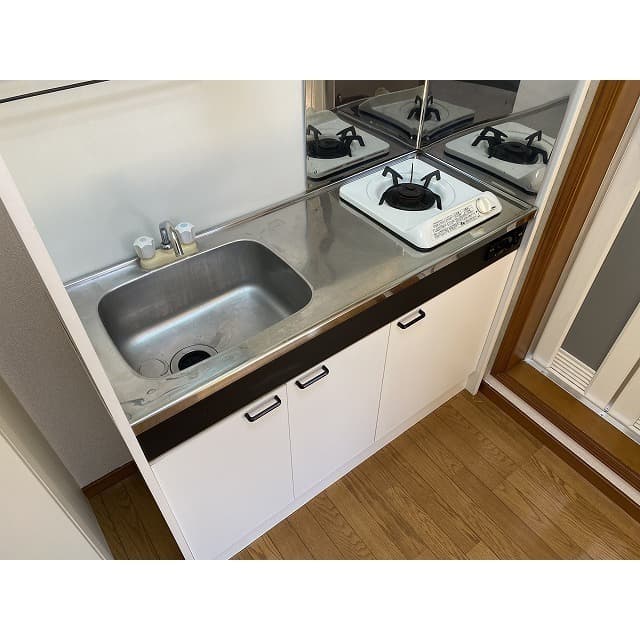 Room image 11