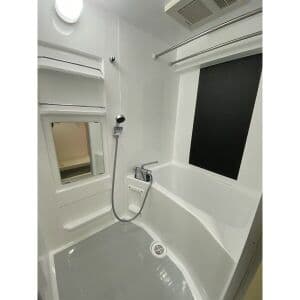 Room image 11