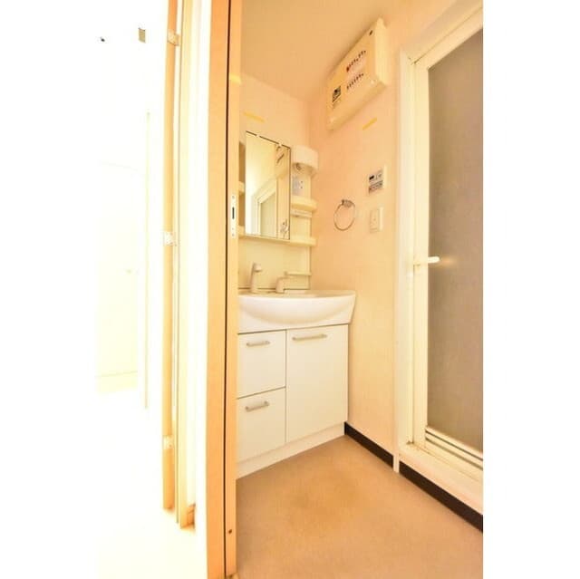 Room image 9