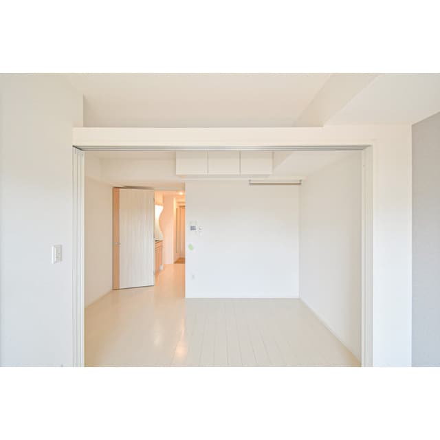Room image 16