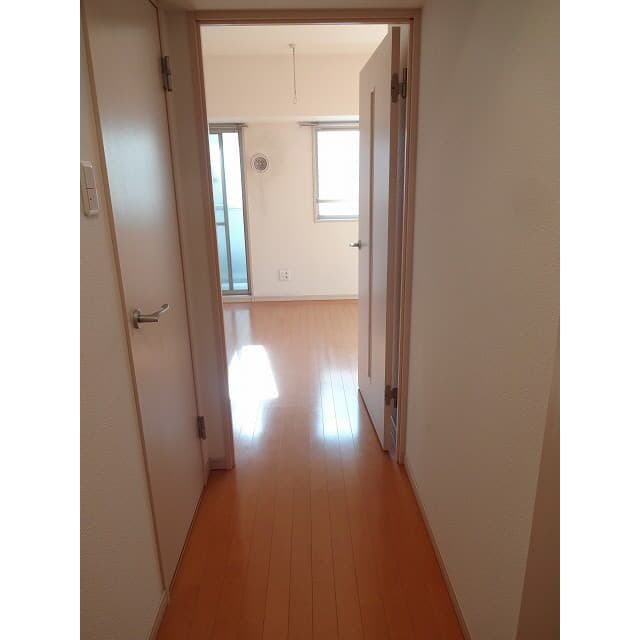Room image 13