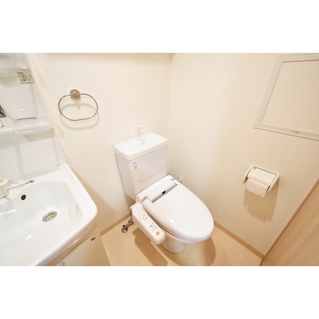 Room image 12
